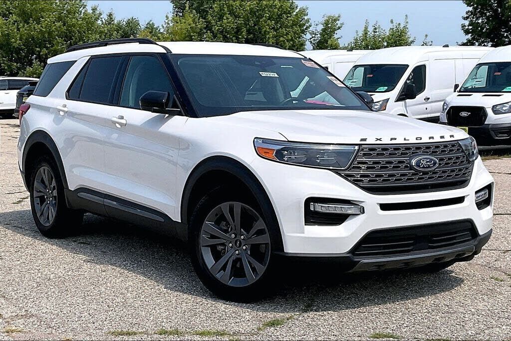2023 FORD Explorer