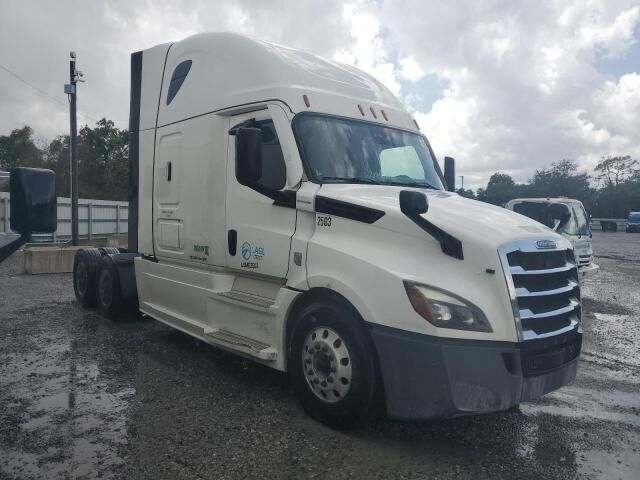 2020 FREIGHTLINER New Cascadia 126" Sleepercab