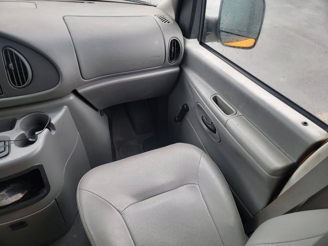 2003 FORD E-250