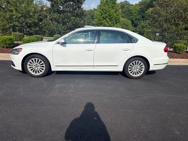 2016 VOLKSWAGEN Passat