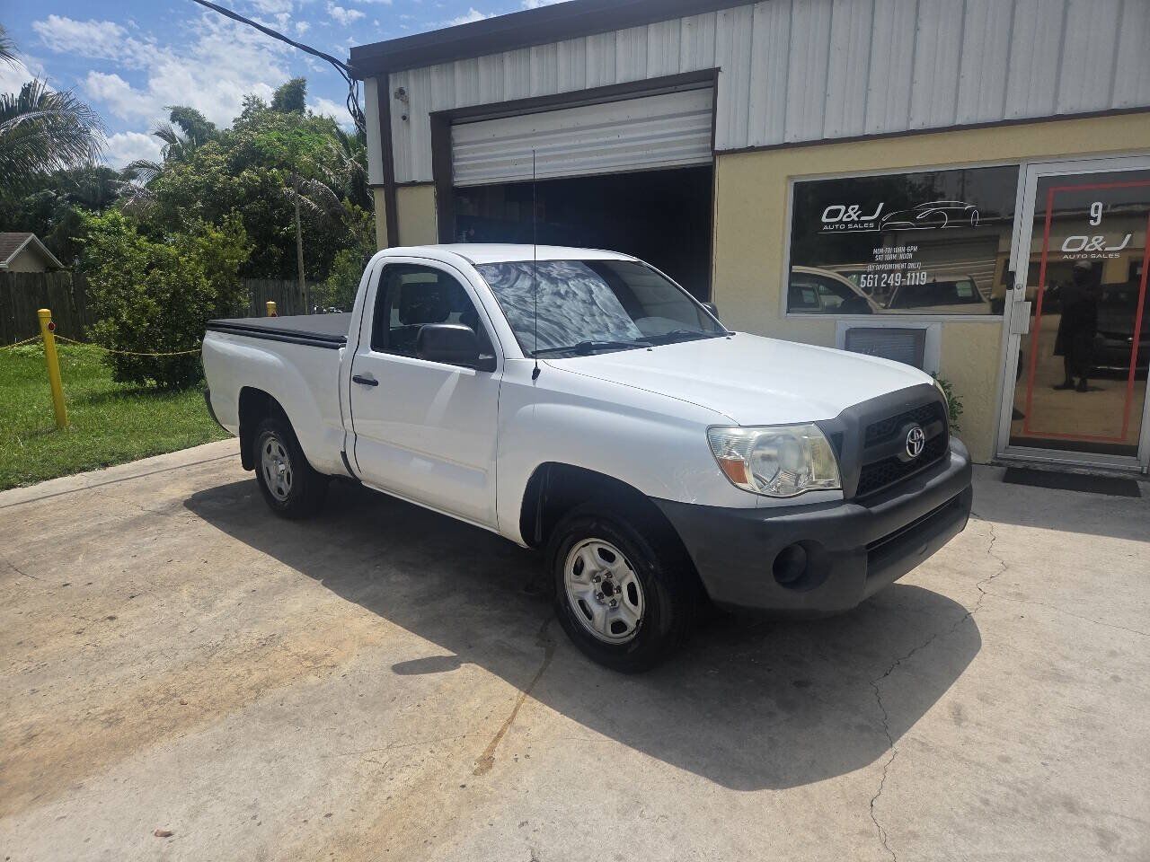 2011 TOYOTA Tacoma