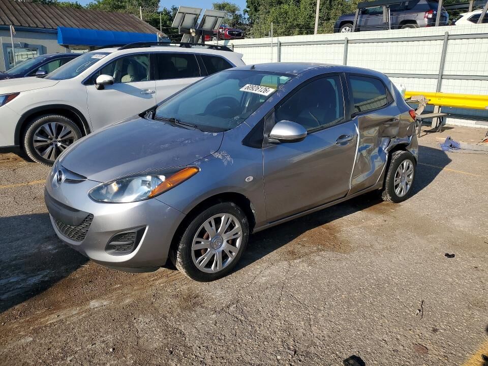 2014 MAZDA Mazda2