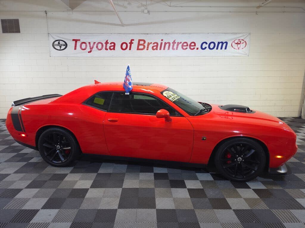 2017 DODGE Challenger