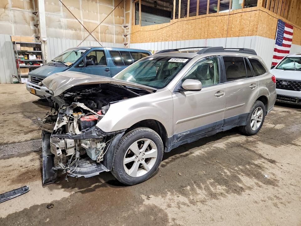 2014 SUBARU Outback