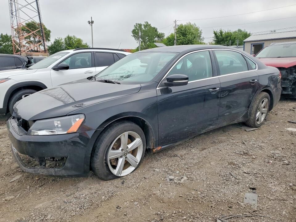 2012 VOLKSWAGEN Passat