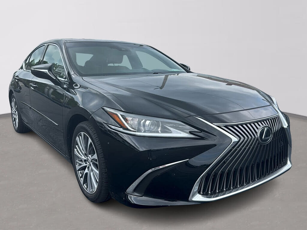 2019 LEXUS ES