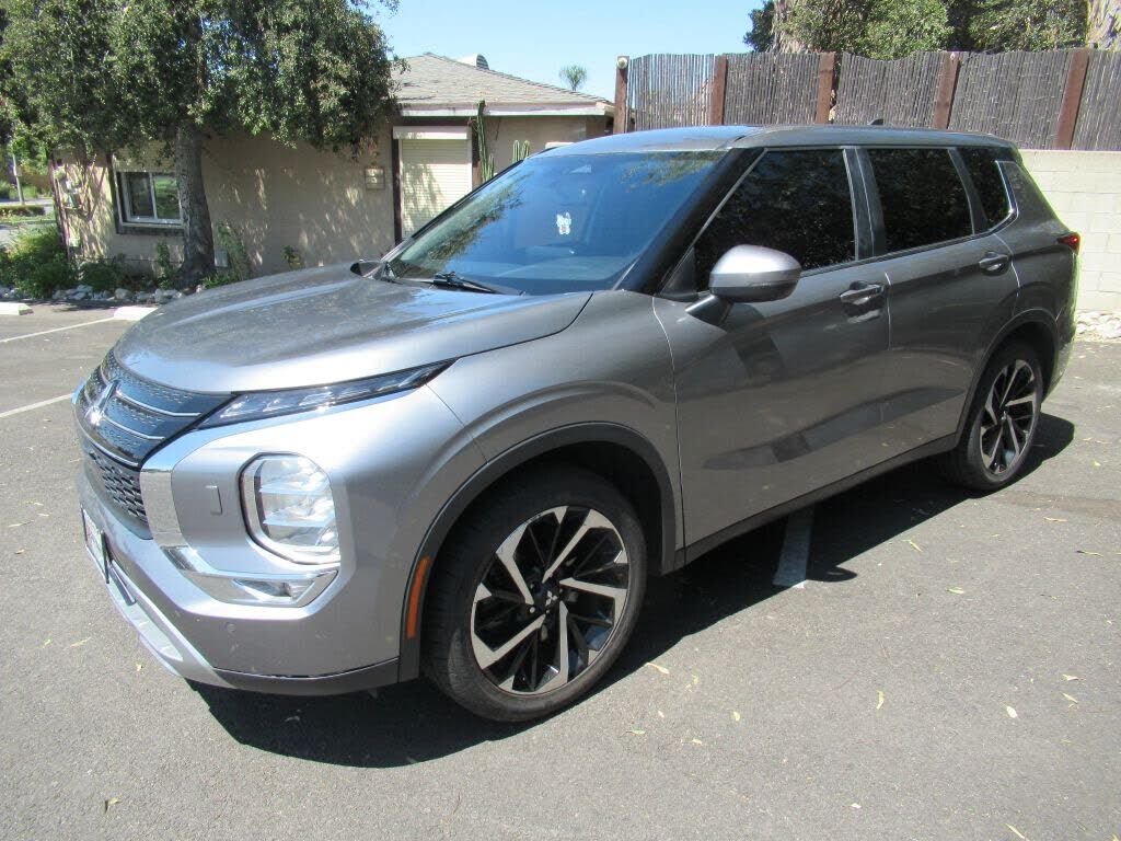 2022 MITSUBISHI Outlander