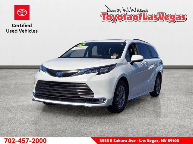 2024 TOYOTA Sienna