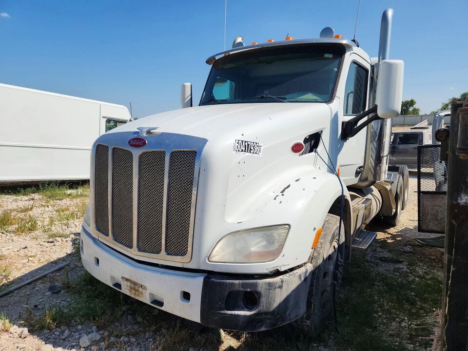 2015 PETERBILT 579