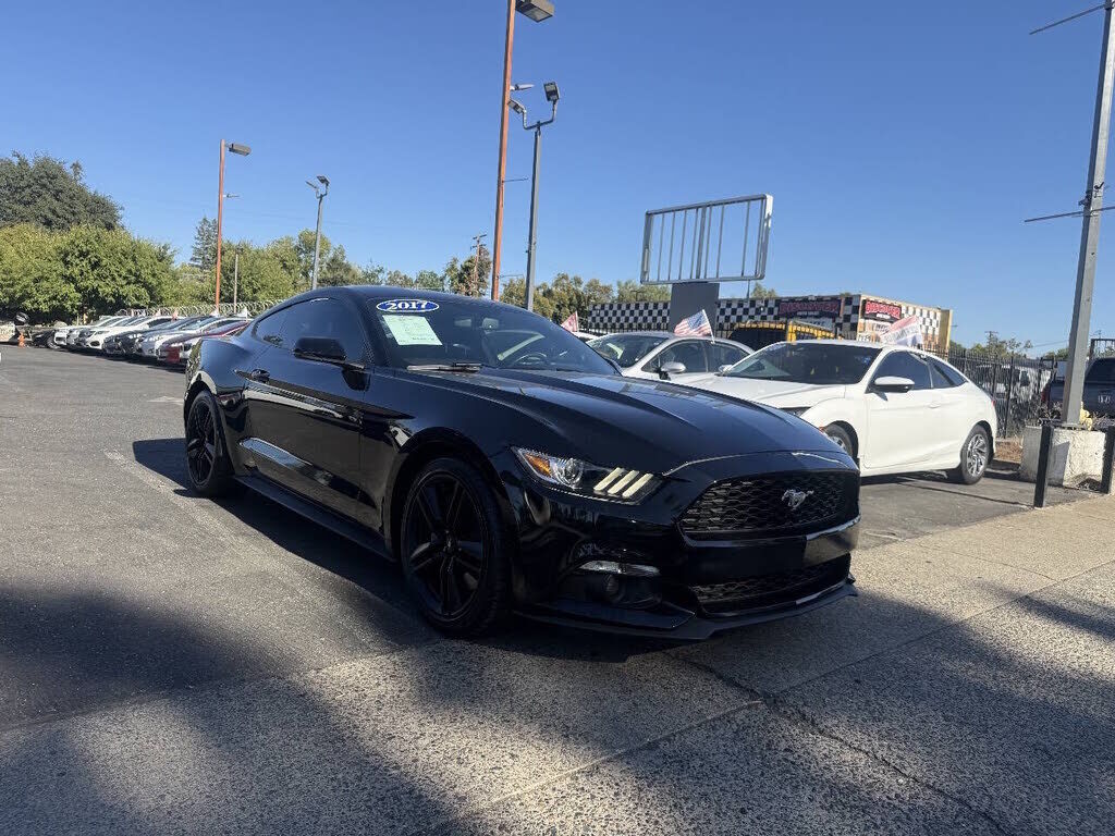 2017 FORD Mustang