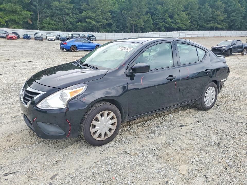 2019 NISSAN Versa