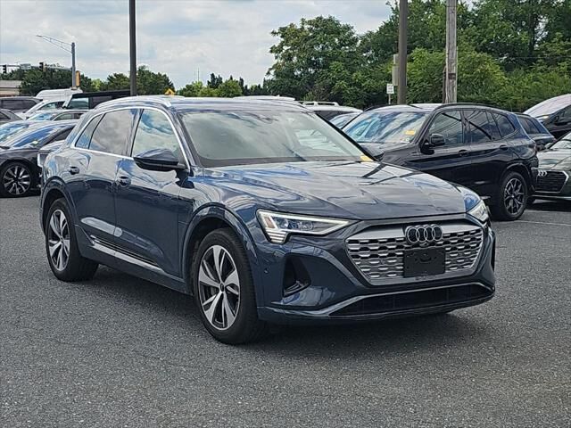 2024 AUDI Q8