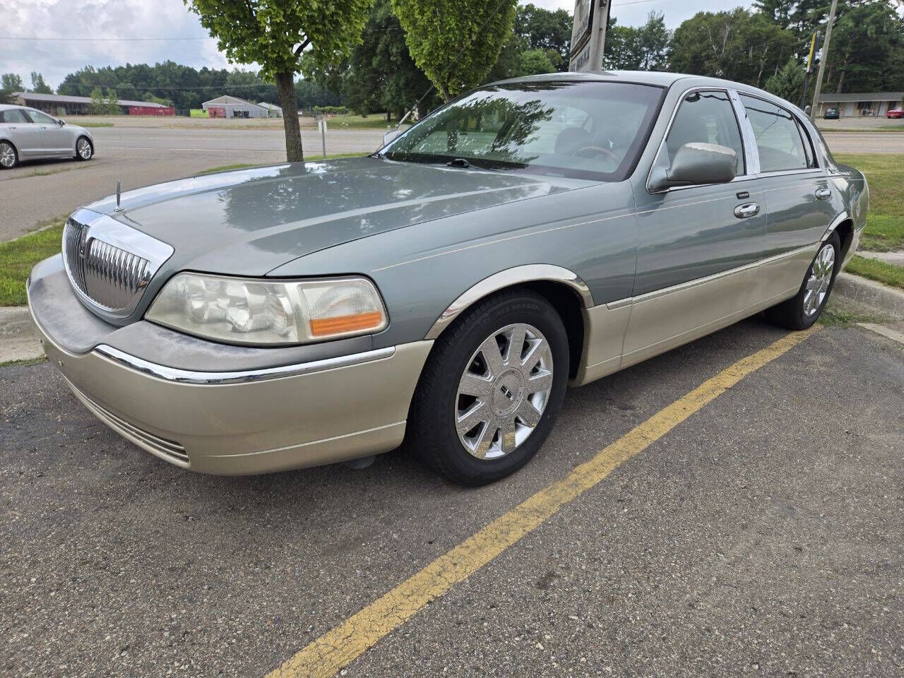 2005 LINCOLN Town Car