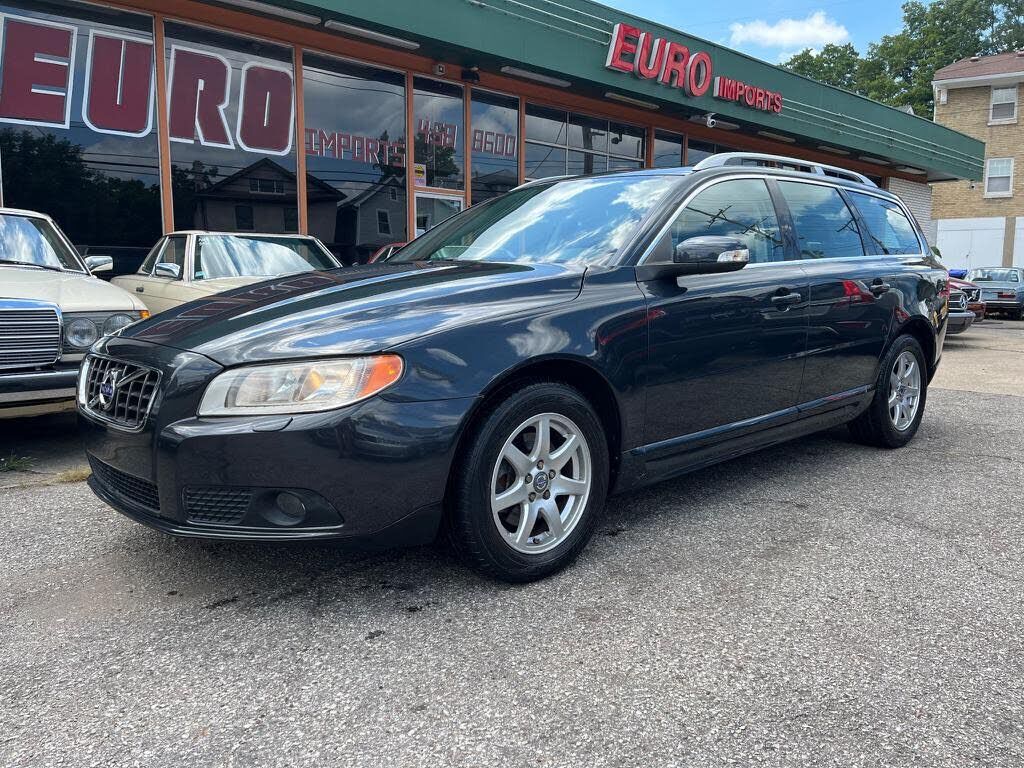 2010 VOLVO V70
