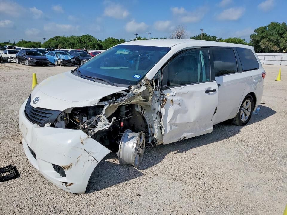 2017 TOYOTA Sienna