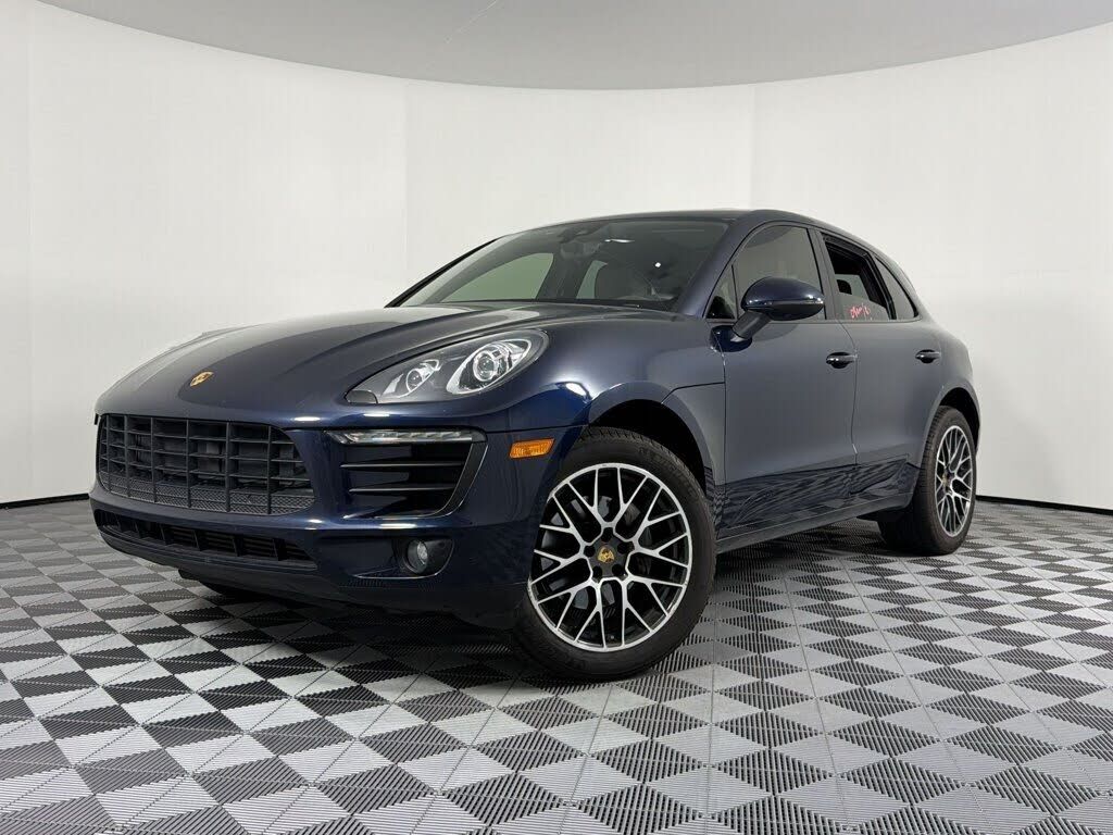 2018 PORSCHE Macan