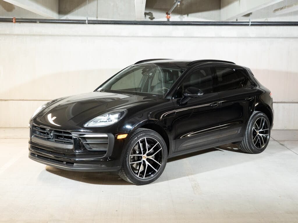 2023 PORSCHE Macan