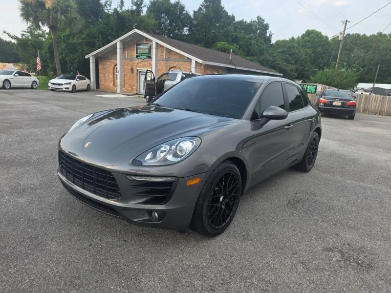 2015 PORSCHE Macan