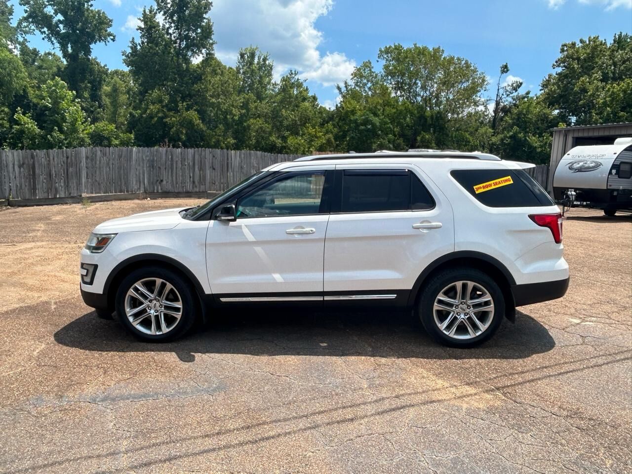 2017 FORD Explorer
