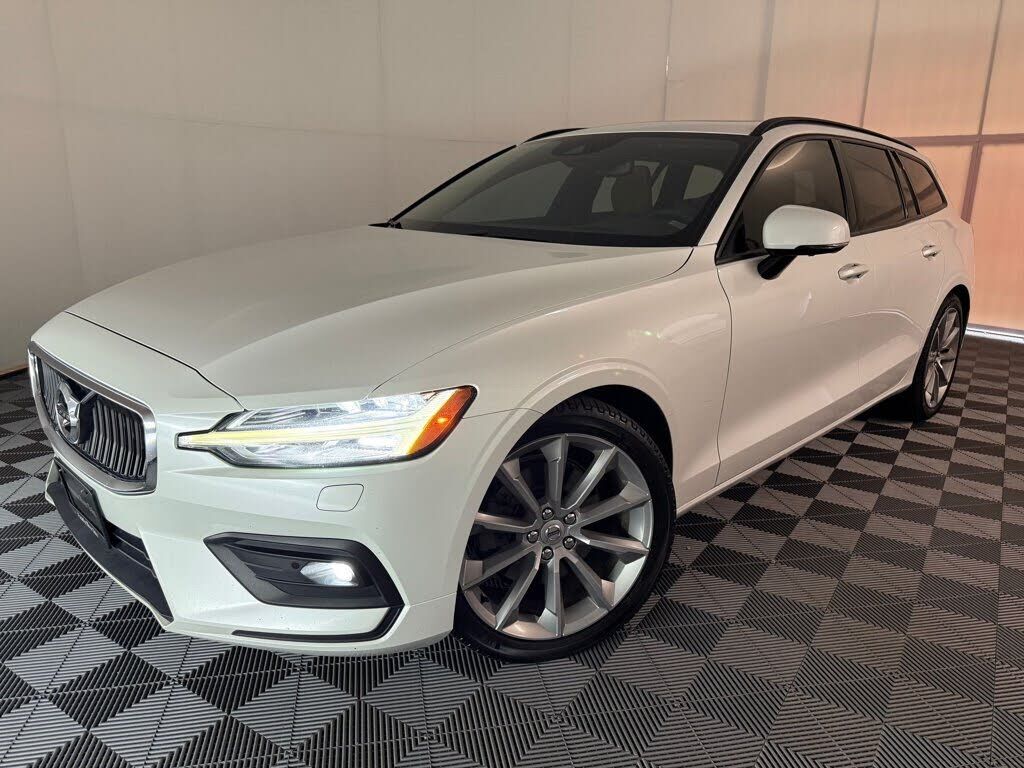2020 VOLVO V60