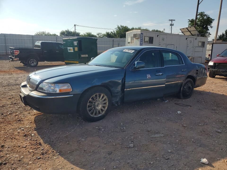 2003 LINCOLN Town Car