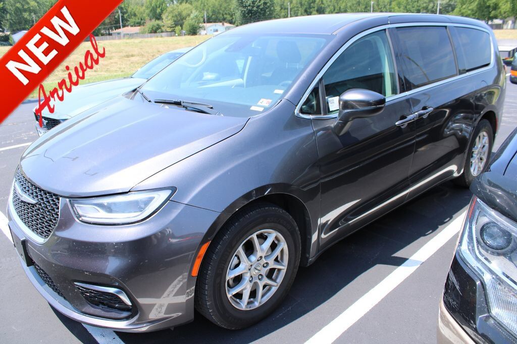 2023 CHRYSLER Pacifica