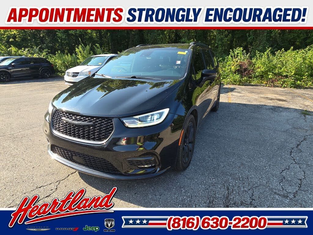 2023 CHRYSLER Pacifica