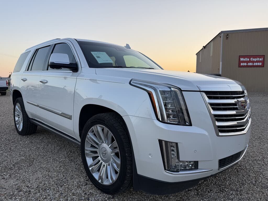 2017 CADILLAC Escalade
