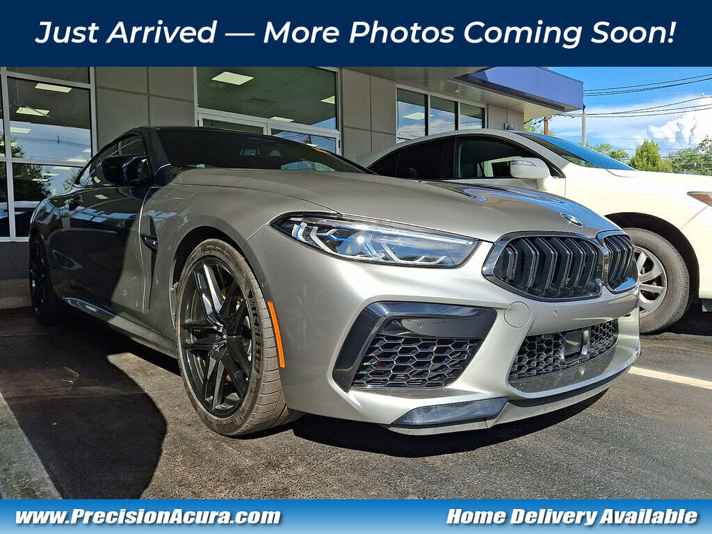 2022 BMW M8
