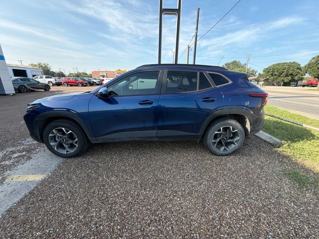 2024 CHEVROLET Trax