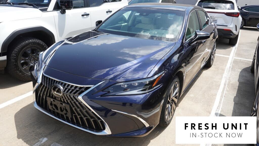 2024 LEXUS ES