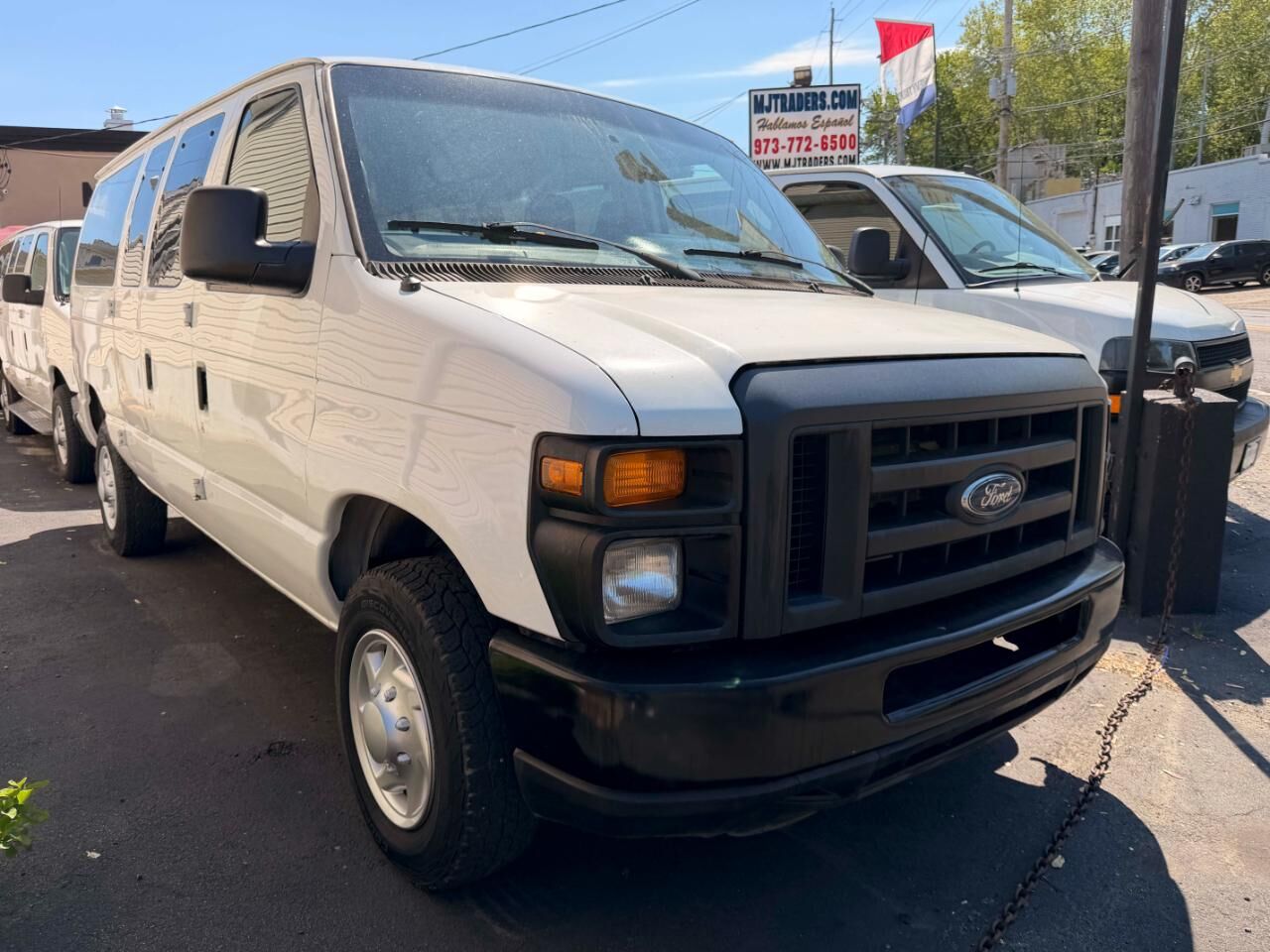 2013 FORD E-350