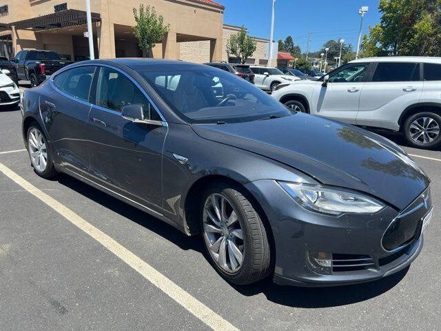 2015 TESLA Model S