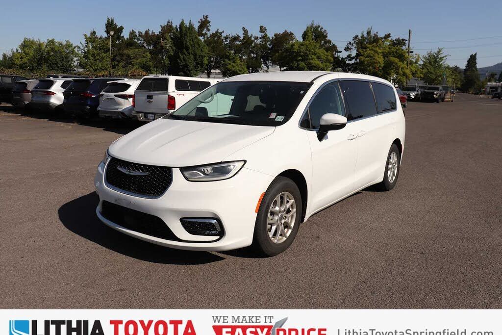 2023 CHRYSLER Pacifica