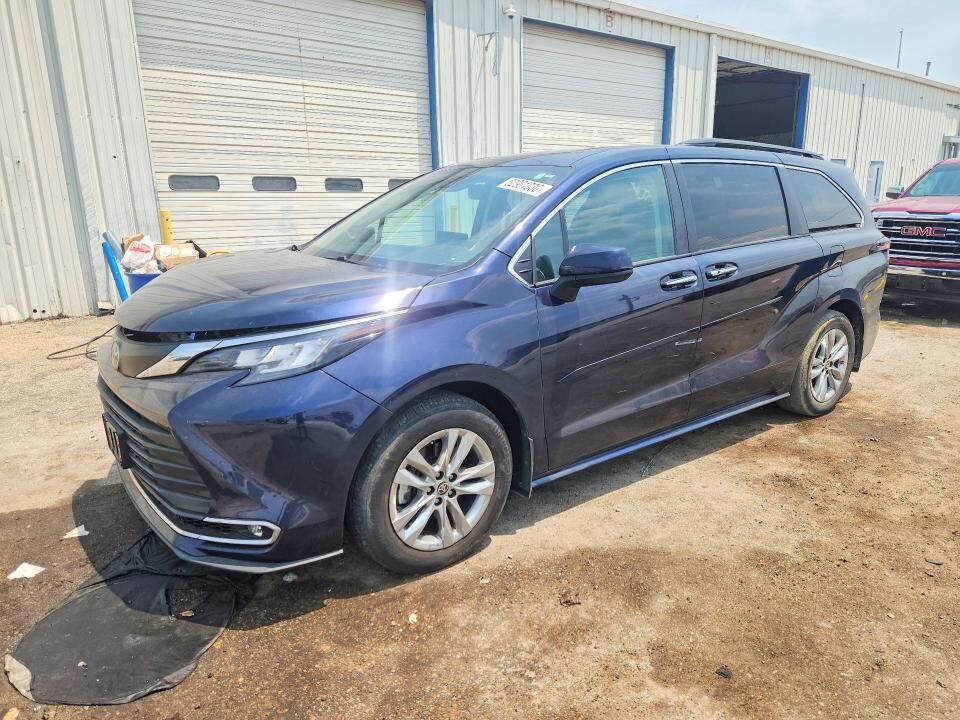 2023 TOYOTA Sienna