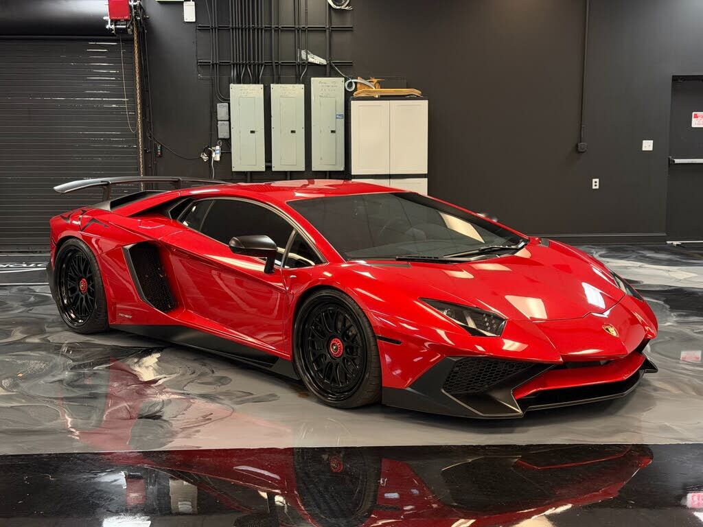 2017 LAMBORGHINI Aventador