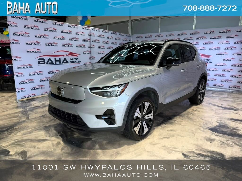 2023 VOLVO XC40