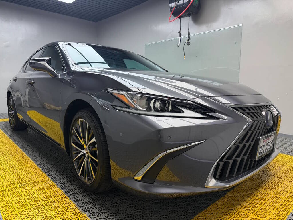 2022 LEXUS ES