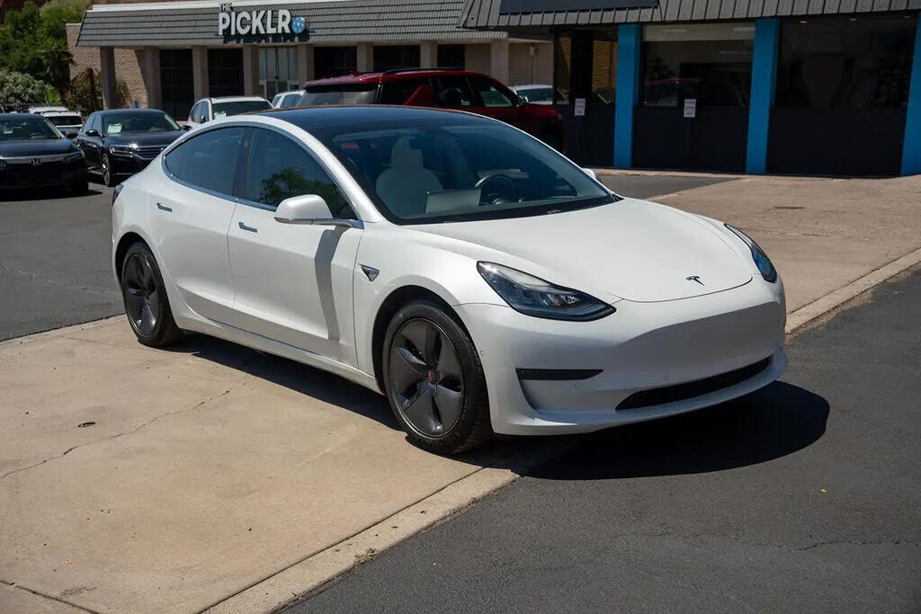 2020 TESLA Model 3