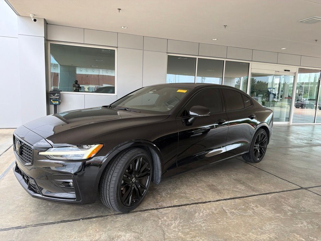 2024 VOLVO S60
