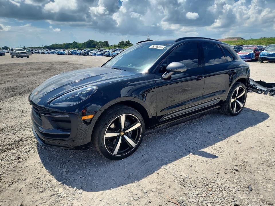 2023 PORSCHE Macan