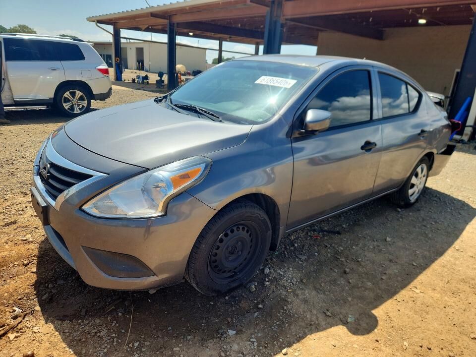 2017 NISSAN Versa