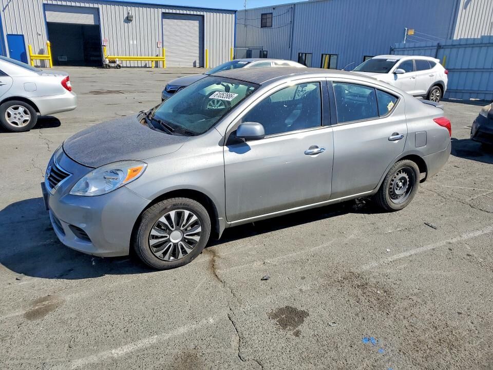 2014 NISSAN Versa