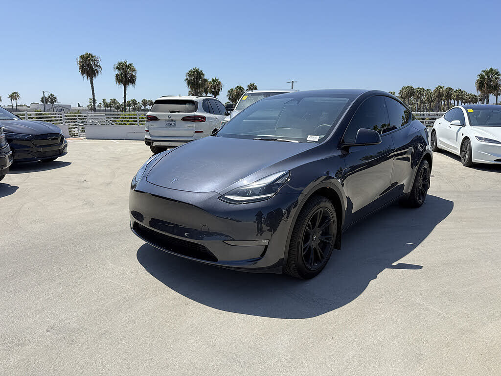 2024 TESLA Model Y