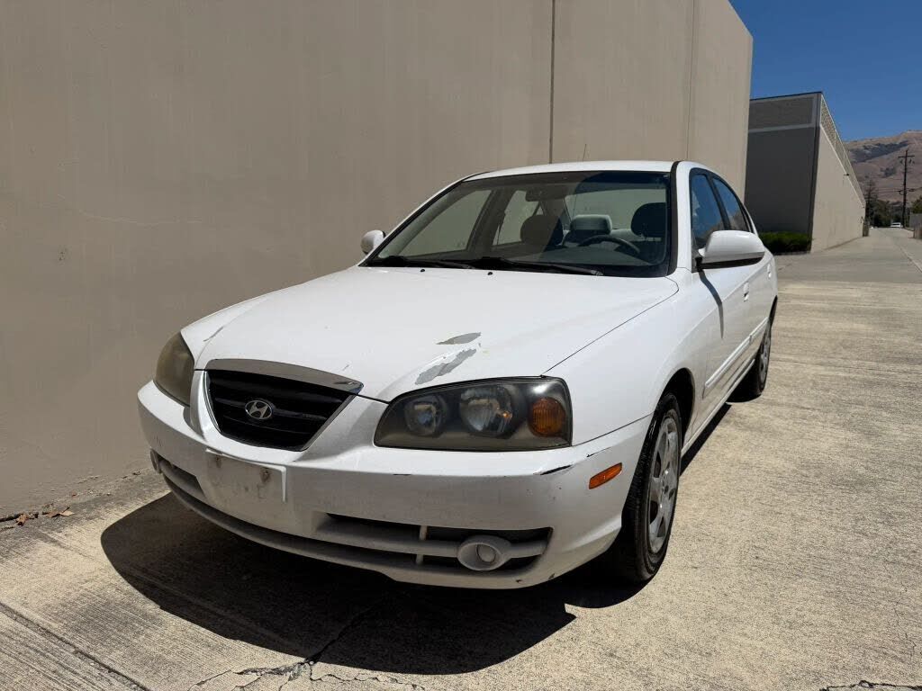 2004 HYUNDAI Elantra