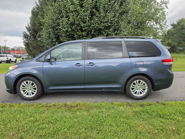 2014 TOYOTA Sienna