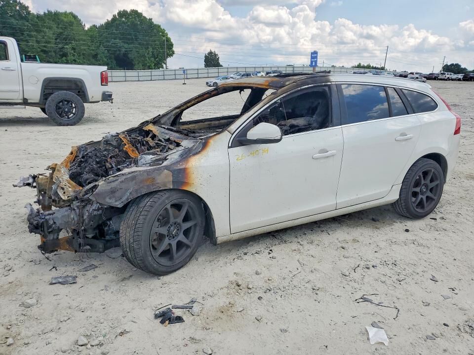 2015 VOLVO V60