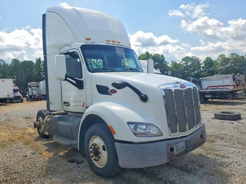 2017 PETERBILT 579
