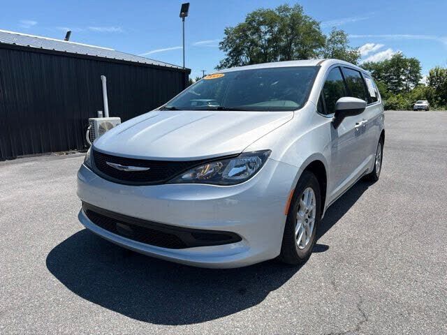 2023 CHRYSLER Voyager