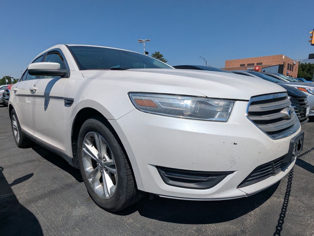 2014 FORD Taurus